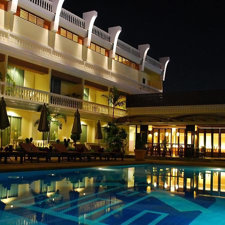 Windmill Resort Hotel Pattaya Ngoại thất bức ảnh