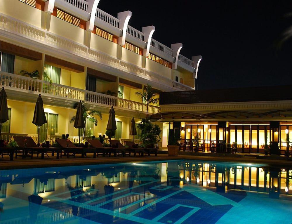 Windmill Resort Hotel Pattaya Ngoại thất bức ảnh