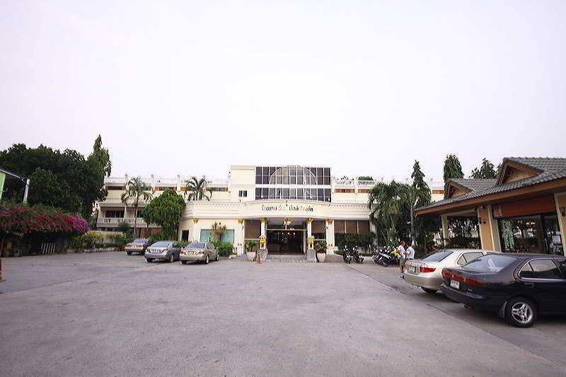 Windmill Resort Hotel Pattaya Ngoại thất bức ảnh