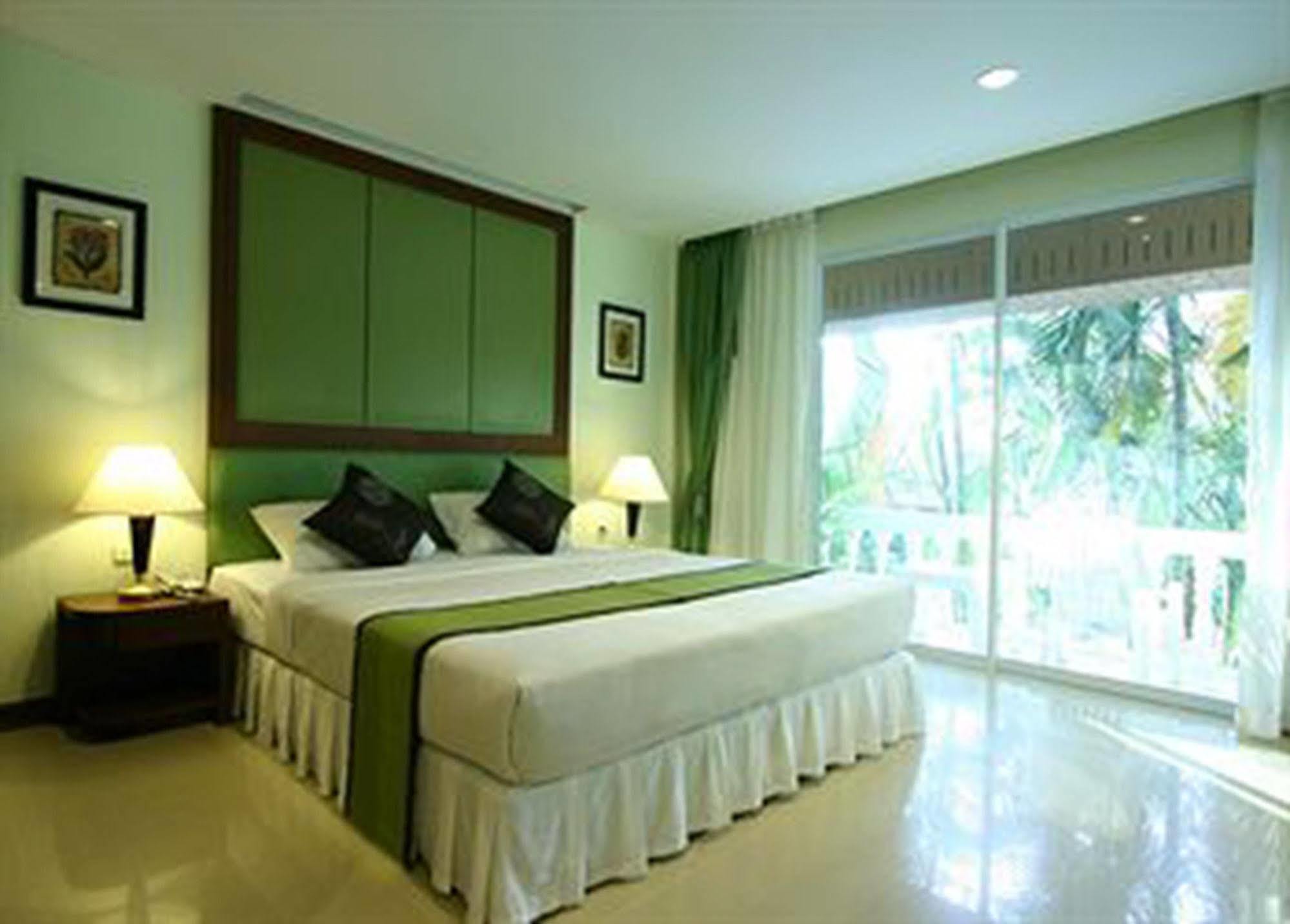 Windmill Resort Hotel Pattaya Ngoại thất bức ảnh