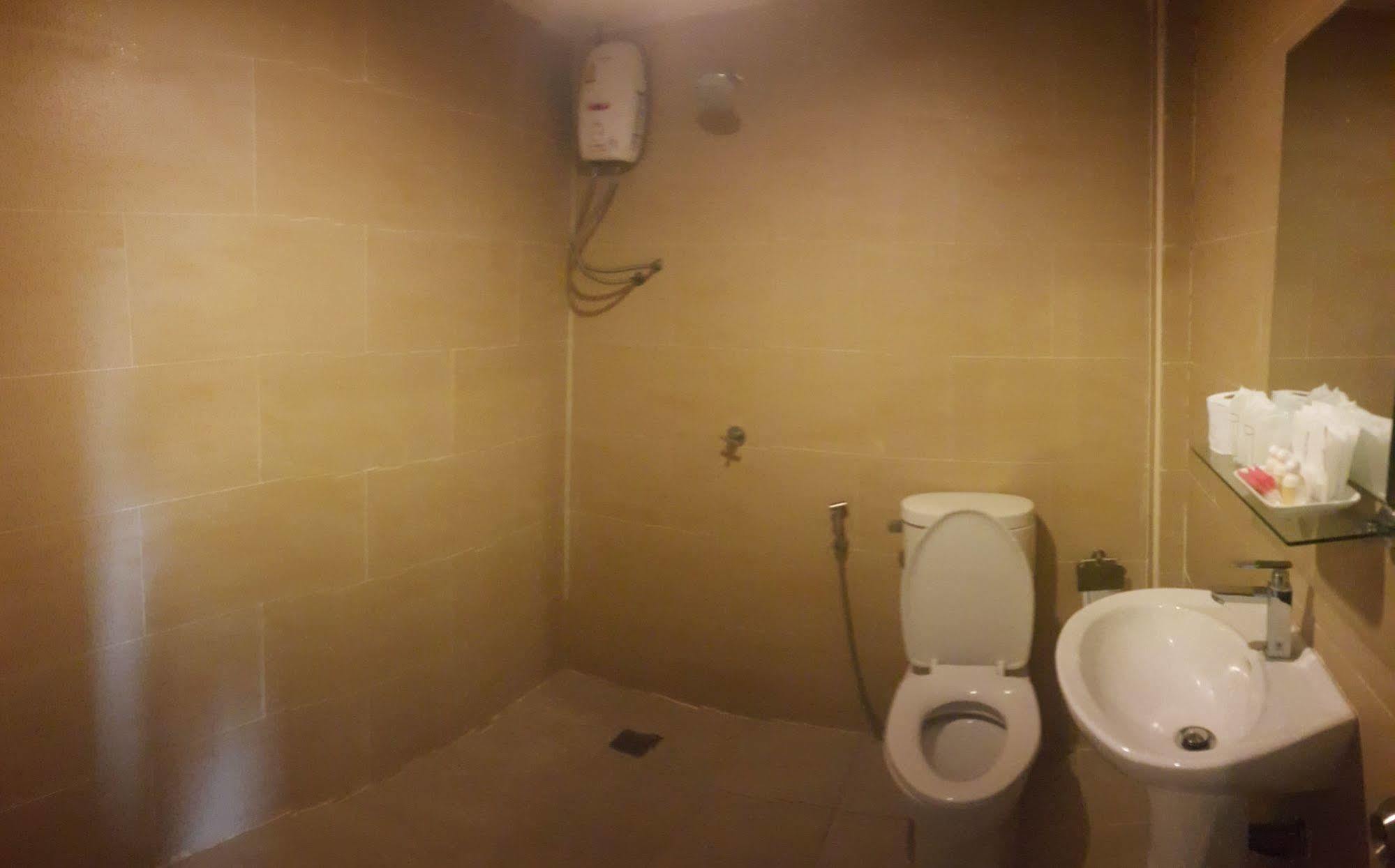 Windmill Resort Hotel Pattaya Ngoại thất bức ảnh