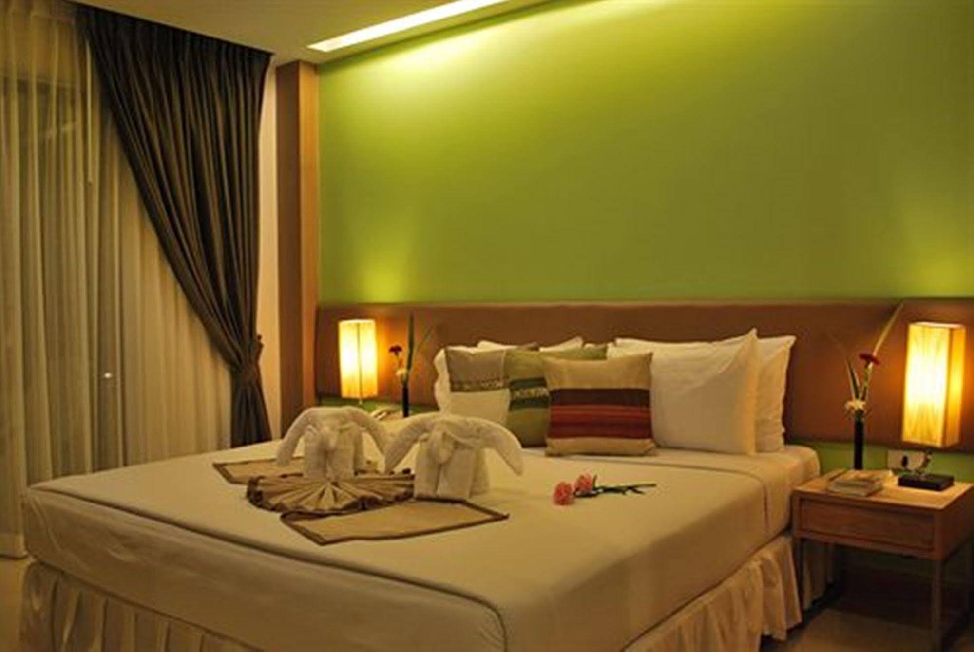 Windmill Resort Hotel Pattaya Ngoại thất bức ảnh