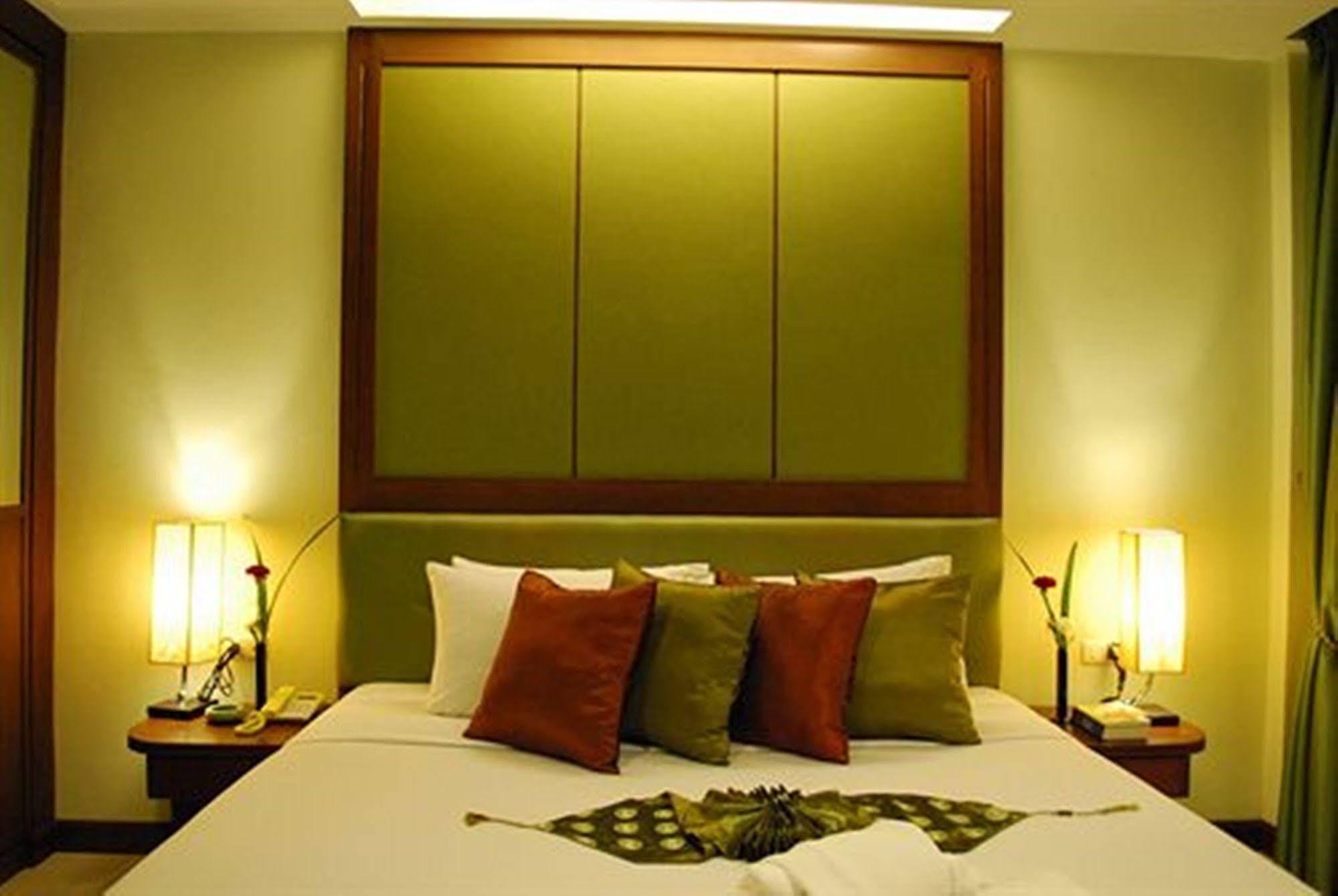Windmill Resort Hotel Pattaya Ngoại thất bức ảnh